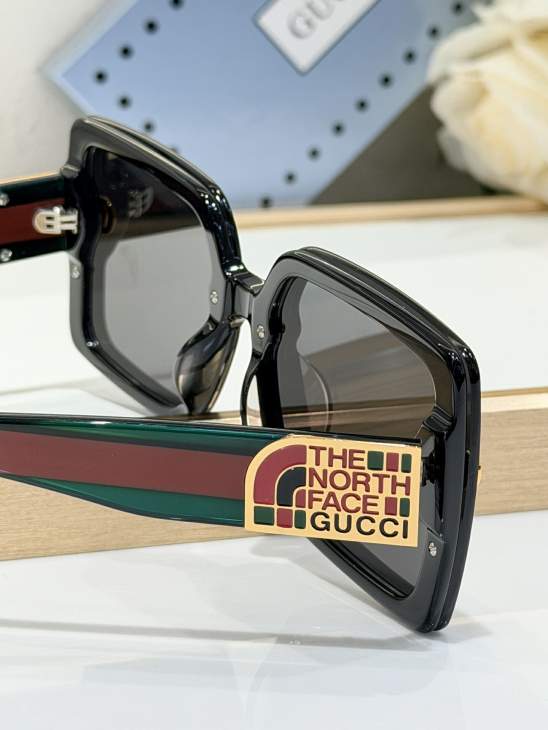 Picture of Gucci Sunglasses _SKUfw79279314fw